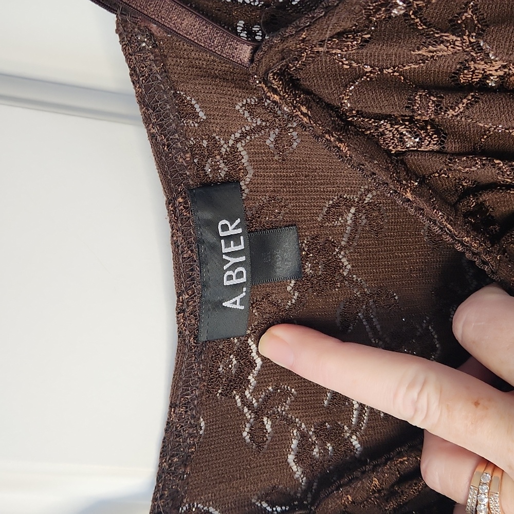 Brown Lace Sleeveless Top - Picture 4 of 7